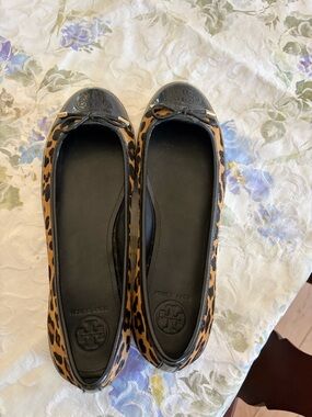 Tory Burch Leopard Print Reva Ballet Flats - Black & Brown size 10.5